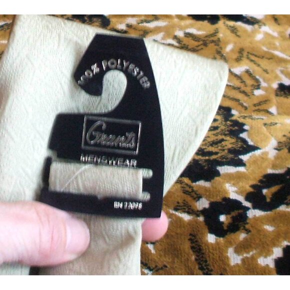 NWT Pale Green mens Grants Tie 100% Polyester Textured Pattern Mens Wear - Picture 2 of 2